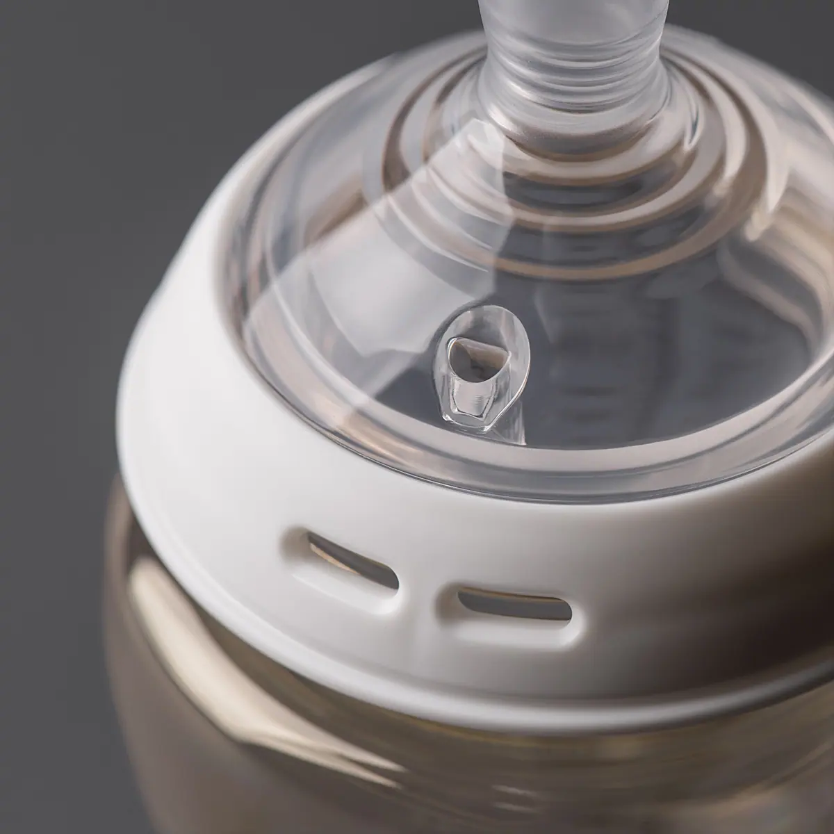 จุกนมและวาล์วของขวด Tommee Tippee